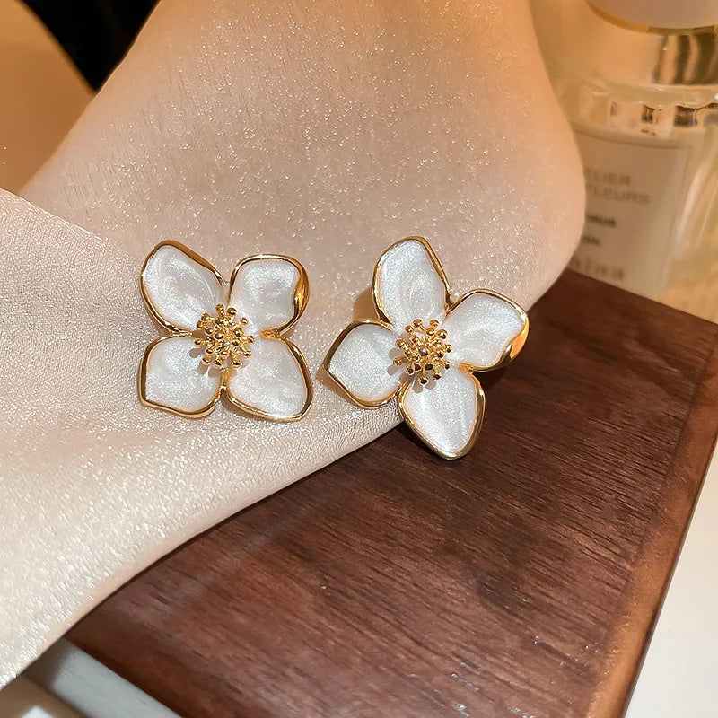 Vintage Sweet Flower Stud Earrings – Multi-Colored Metal Floral Jewelry for Women, Elegant Gift for Party & Wedding